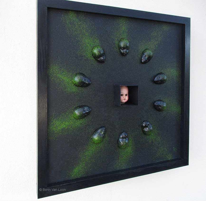 Borin Van Loon: Look in (pediphobia)
